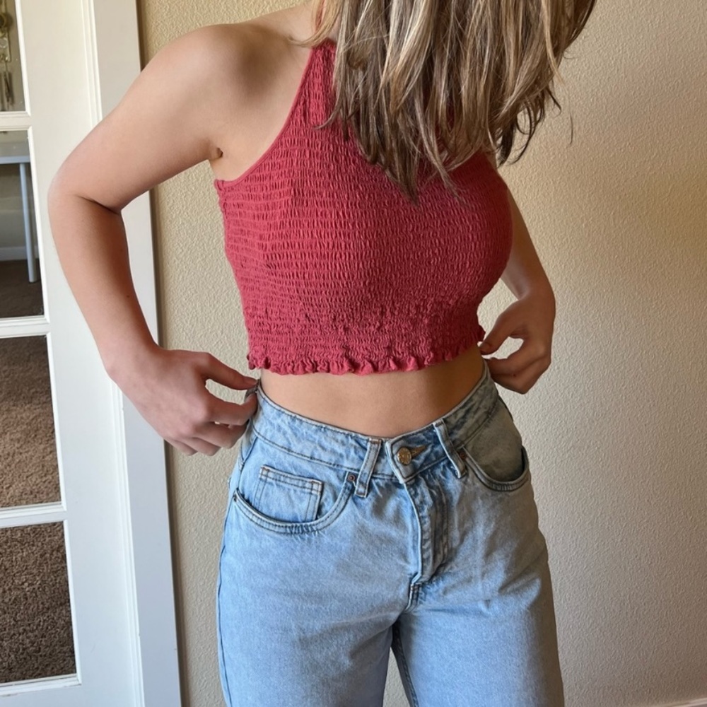 American eagle rose ruched crop top